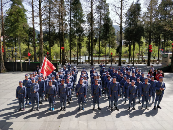 广铁集团公司领导人员学习贯彻习近平新时代中国特色社会主义思想和党的十九大精神培训班开班890.png