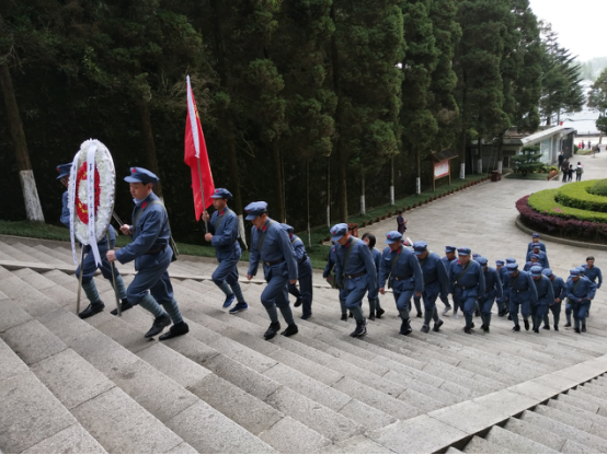 新疆生产建设兵团六师亮剑班在井冈山职工教育培训中心受训259.png
