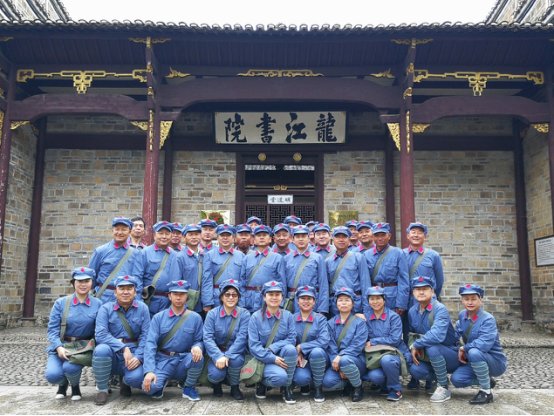 新疆生产建设兵团六师亮剑班在井冈山职工教育培训中心受训567.png