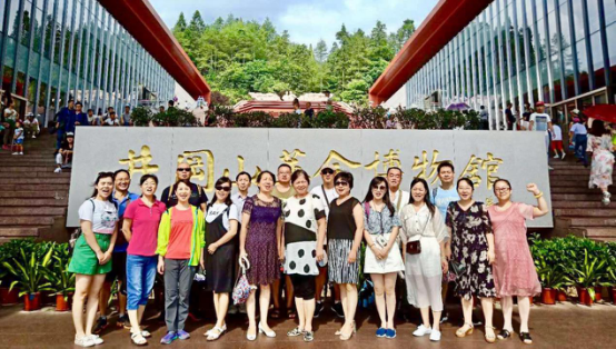 江西科技师范大学工会组织职工赴井冈山休养和红色教育活动436.png